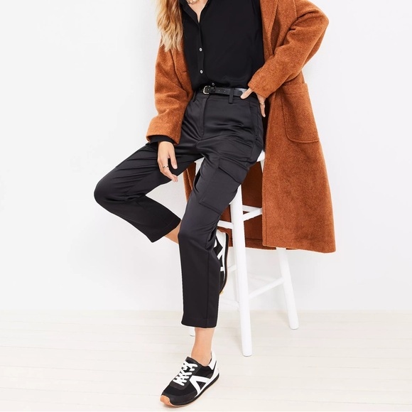 NWT LOFT women’s size 8 black cargo satin pants - Picture 3 of 9